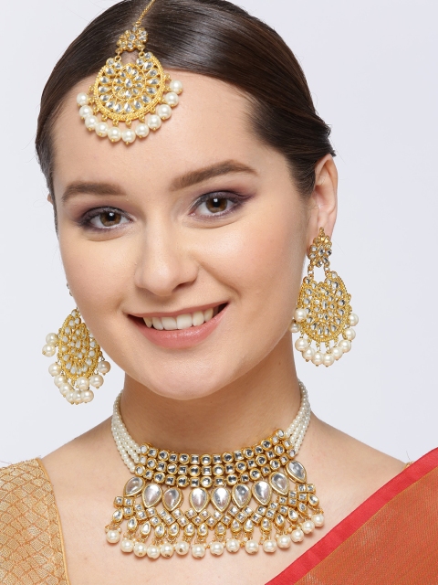 

KARATCART Off-White Gold-Plated Kundan Studded & Beaded Handcrafted Jewellery Set