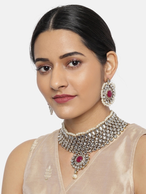 

Zaveri Pearls Gold-Toned & Maroon Kundan & Pearls Bridal Choker Jewellery Set
