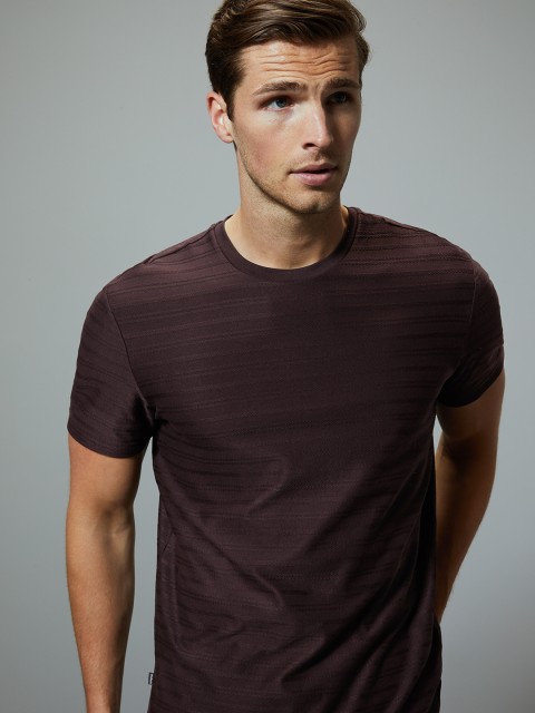 

Marks & Spencer Men Brown Self-Striped Round Neck T-shirt