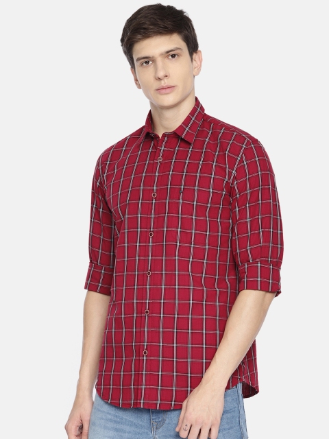 

Peter England Casuals Men Maroon & White Slim Fit Checked Casual Shirt