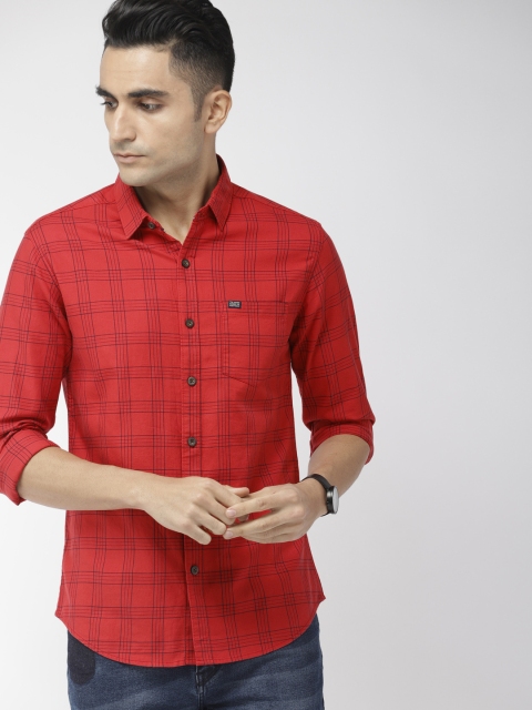 

The Indian Garage Co Men Red & Navy Blue Slim Fit Checked Casual Shirt