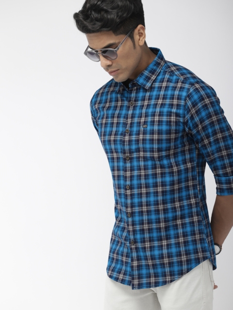 

The Indian Garage Co Men Blue & White Slim Fit Checked Casual Shirt