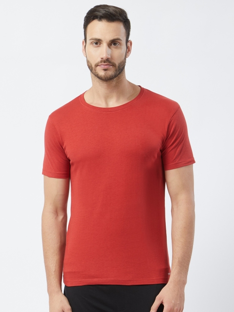 

Fruit of the loom Men Red Solid Round Neck T-shirt MCN01-A1S5