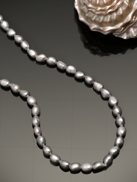 

Sepia Women Grey Tumble Shaped Necklace