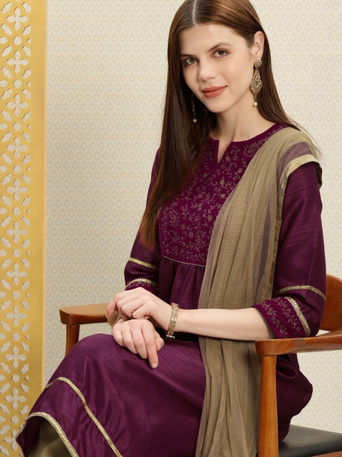 

House of Pataudi Women Magenta & Beige Embroidered Kurta with Salwar & Dupatta