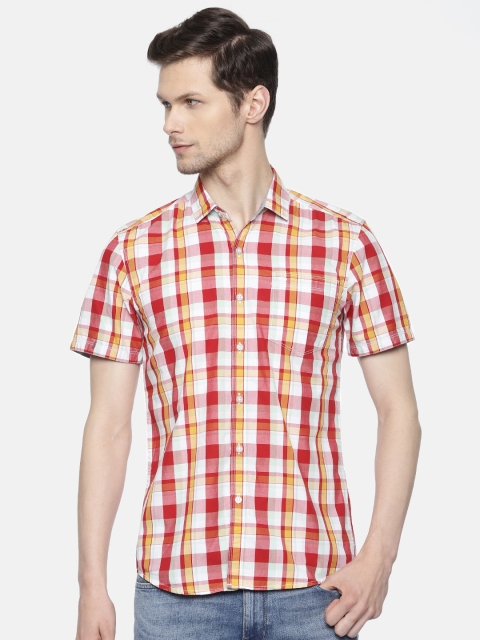 

Lee Men Red & White Slim Fit Checked Casual Shirt