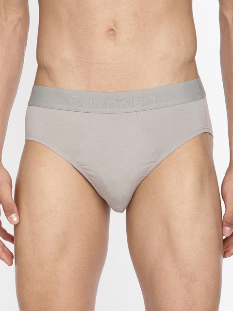 

Calvin Klein Underwear Men Grey Solid Basic Briefs NB19319HZ