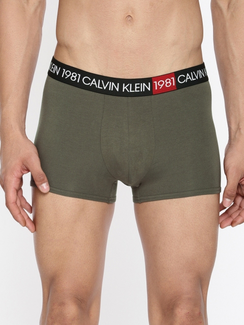 

Calvin Klein Underwear Men Olive Green Solid Trunks NB20507GV
