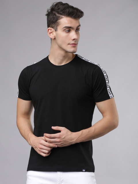 

Ecko Unltd Men Black Solid Round Neck T-shirt