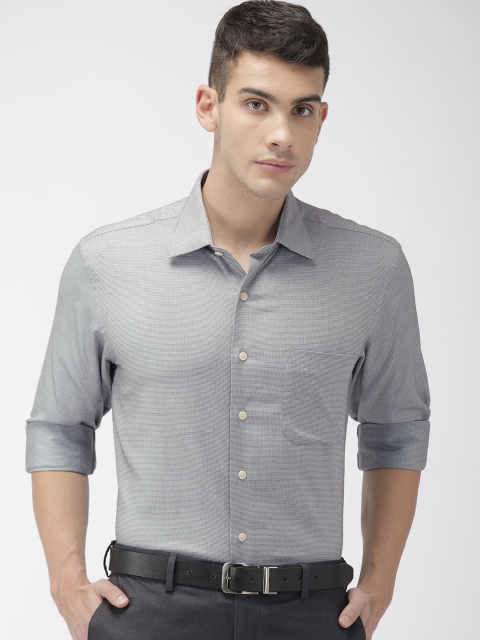 

Arrow Men White & Black Regular Fit Self Design Formal Shirt