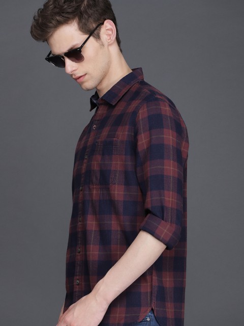 

WROGN Men Maroon & Navy Blue Slim Fit Checked Casual Shirt
