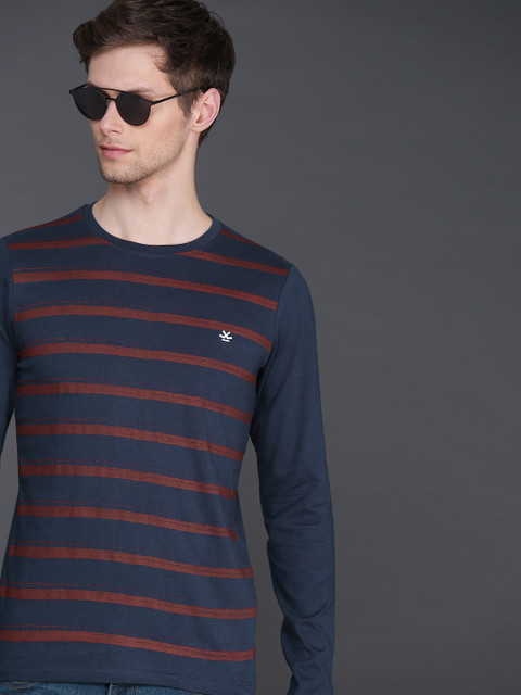 

WROGN Men Navy Blue & Rust Red Slim Fit Striped Round Neck T-shirt