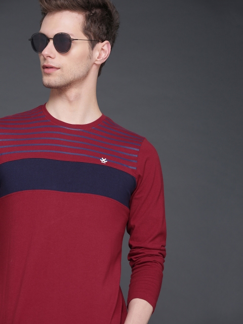 

WROGN Men Maroon & Navy Blue Striped Slim Fit Round Neck T-shirt