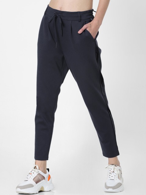 

ONLY Women Navy Blue Regular Fit Solid Knitted Cropped Cigarette Trousers
