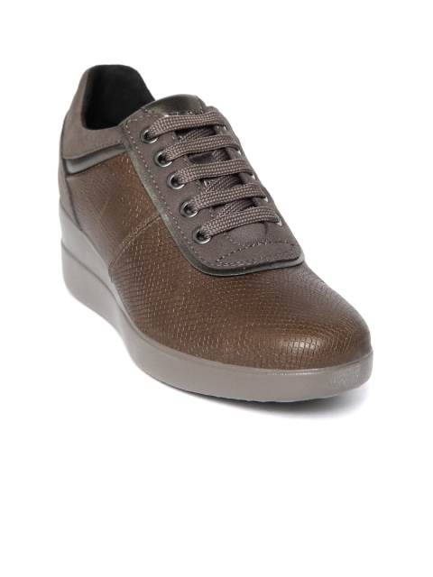 

Geox Women Brown Snakeskin Pattern Leather Pumps