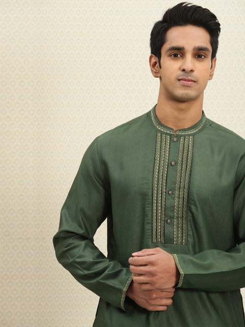 

House of Pataudi Men Green Embroidered Yoke Design Straight Kurta