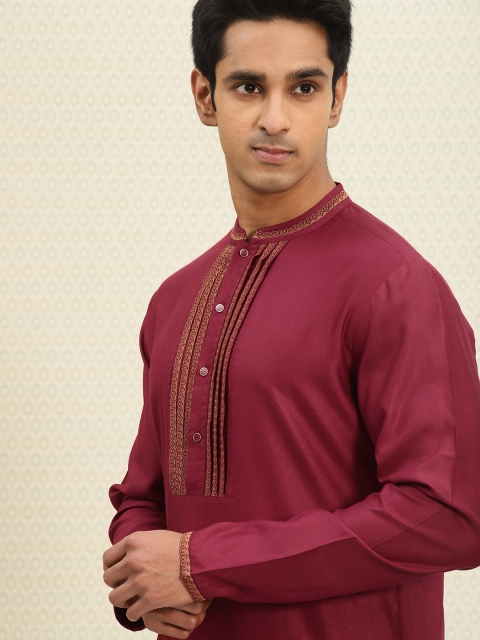 

House of Pataudi Men Maroon Solid Straight Kurta