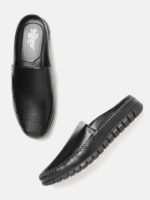 

The Roadster Lifestyle Co Men Black Perforated Clogs