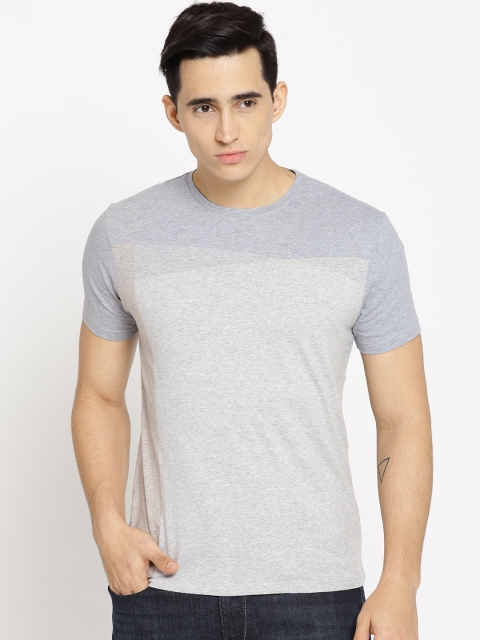 

Blackberrys Men Grey Melange Colourblocked Round Neck T-shirt