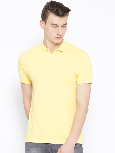 

Blackberrys Men Yellow Solid Polo Collar T-shirt