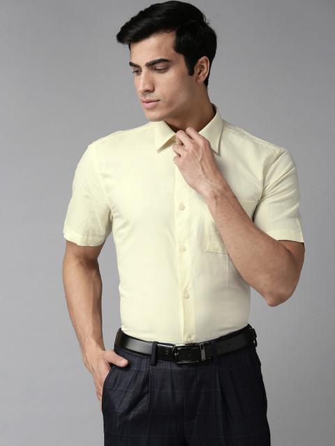

Blackberrys Men Yellow Slim Fit Solid Formal Shirt