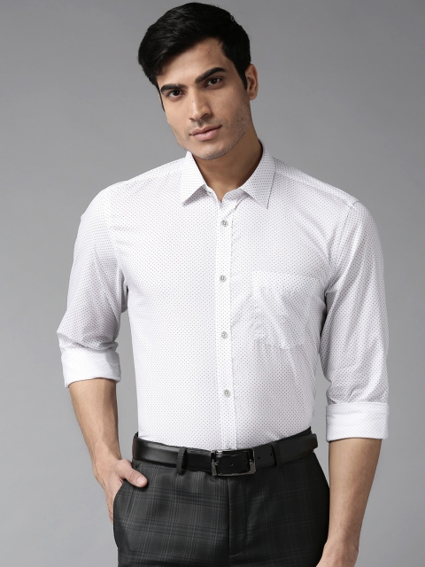 

Blackberrys Men White & Black Slim Fit Printed Casual Shirt