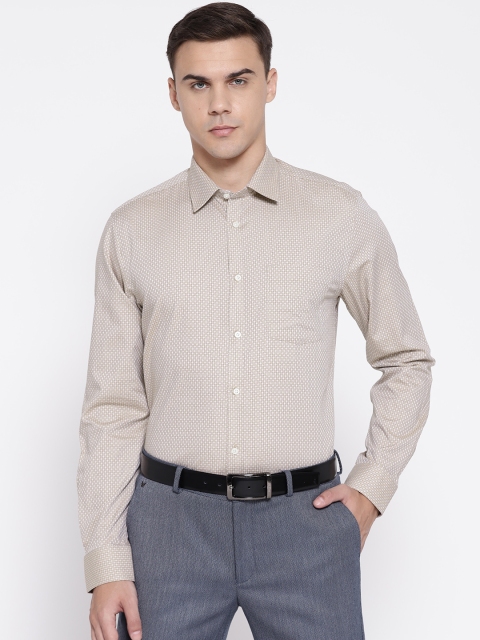 

Blackberrys Men Beige Slim Fit Checked Wrinkle Free Casual Shirt