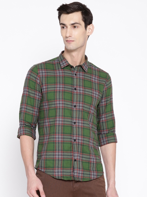 

Blackberrys Men Green & Red Slim Fit Checked Casual Shirt
