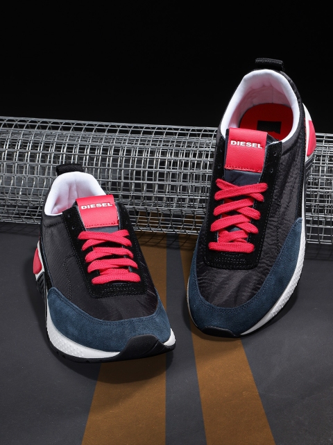 

DIESEL Men Black & Blue Colourblocked Sneakers
