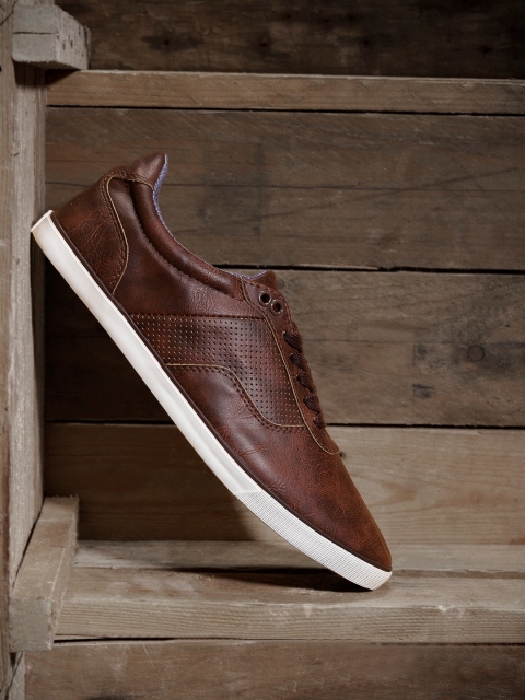

The Roadster Lifestyle Co Men Brown Solid Sneakers
