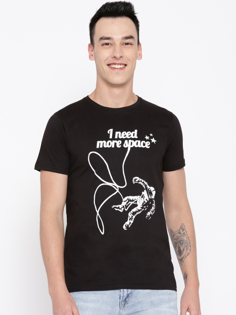 

PRINTOCTOPUS Men Black Printed Round Neck T-shirt