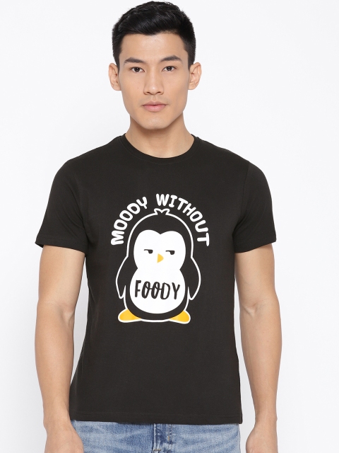 

PRINTOCTOPUS Men Black & White Printed Round Neck T-shirt