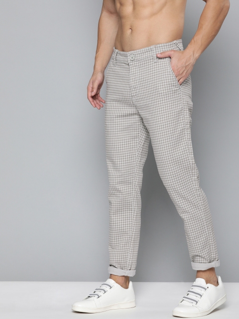 

HERE&NOW Men Grey & Off-White Slim Fit Checked Regular Trousers