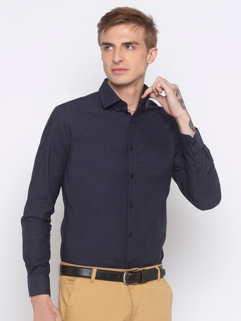 

Globus Men Navy Blue Regular Fit Solid Casual Shirt