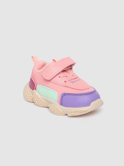 

Hoppipola Kids Pink Slip-On Sneakers