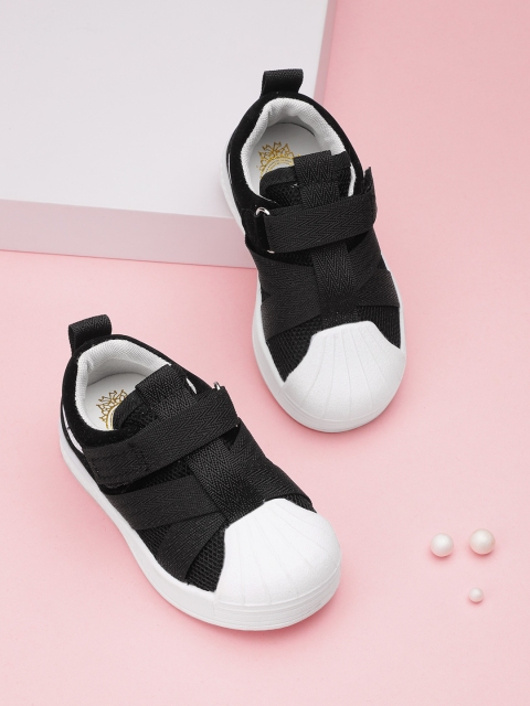 

Hoppipola Kids Black Sneakers