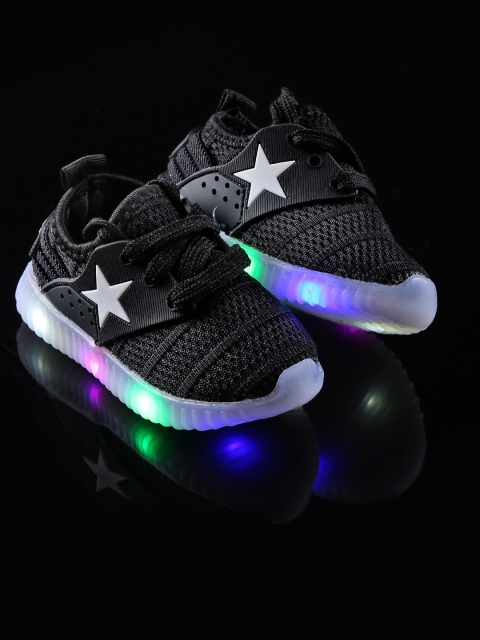 

Hoppipola Kids Black Self-Striped Sneakers