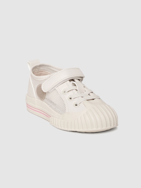 

Hoppipola Boys Off-White Solid Sneakers