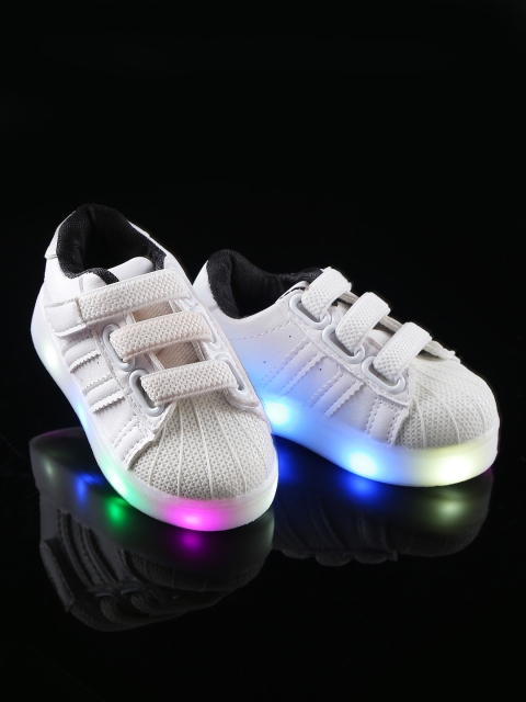 

Hoppipola Kids White Textured Sneakers