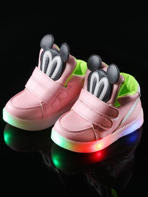 

Hoppipola Girls Pink Solid Mid-Top LED Sneakers