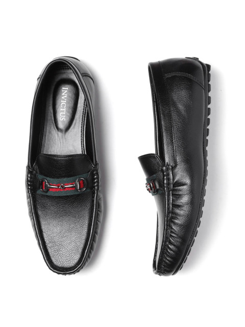 

INVICTUS Men Black Solid Driving Shoes