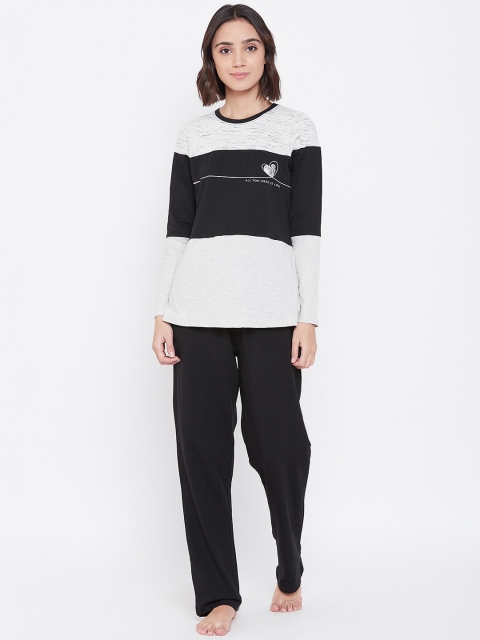 

Sweet Dreams Women Black & Grey Melange Colourblocked Night Suit