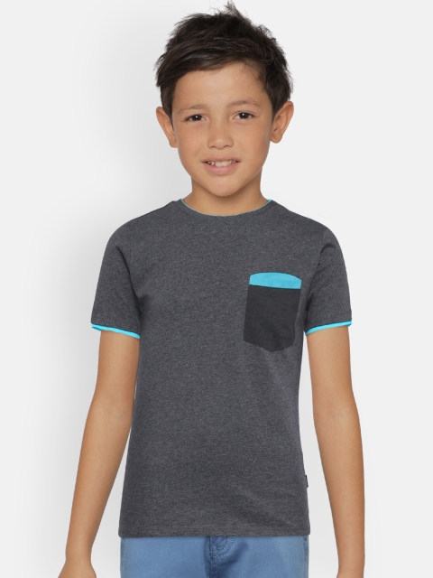 

Zalza Boys Charcoal Black Solid Round Neck T-shirt