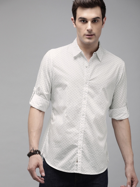 

The Roadster Lifestyle Co Men White Regular Fit Printed Casual Shirt