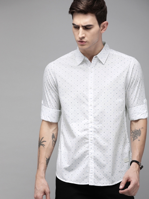 

Roadster Men White & Blue Regular Fit Printed Casual Shirt