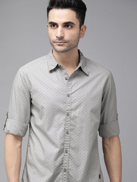 

Roadster Men Grey Regular Fit Micro Print Shirt