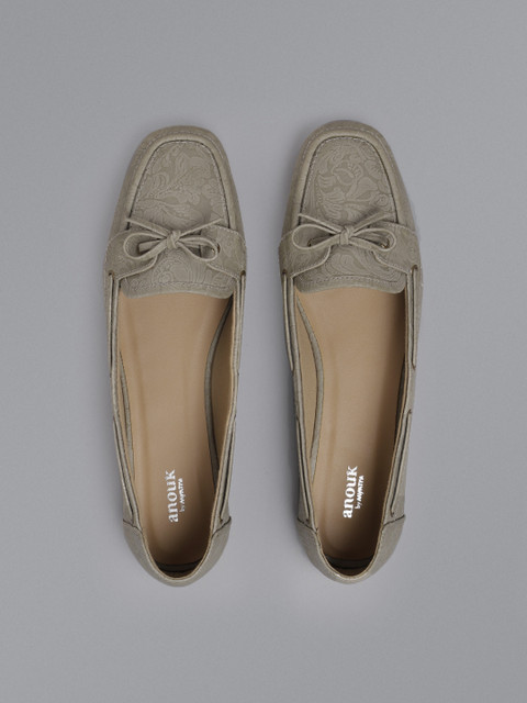 

Anouk Women Grey Textured Boat Shoes