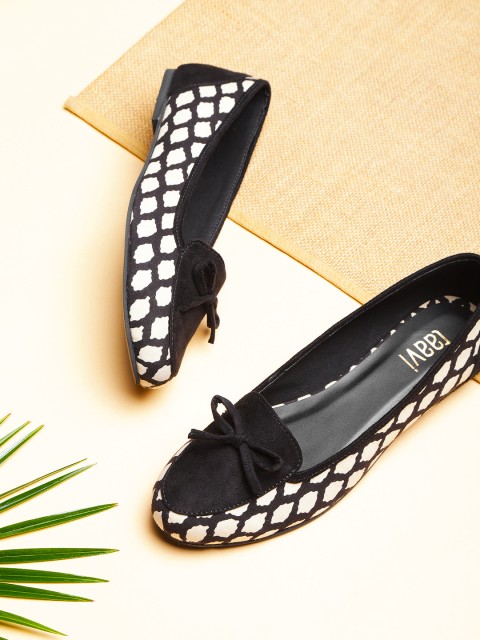 

Taavi Women Black & Off-White Bagru Print Ballerinas with Bow Detail