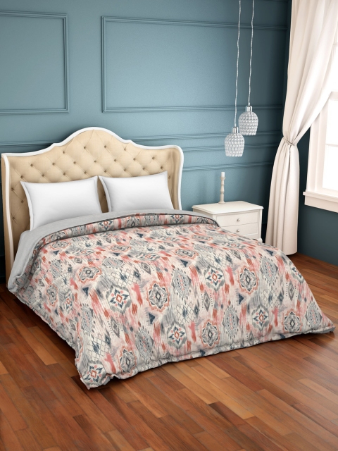 

SPACES Red & Beige Geometric Printed AC Room 150 GSM Sustainable Double Bed Comforter