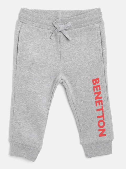 

United Colors of Benetton Boys Grey Melange Solid Joggers with Brand Logo Print Detail